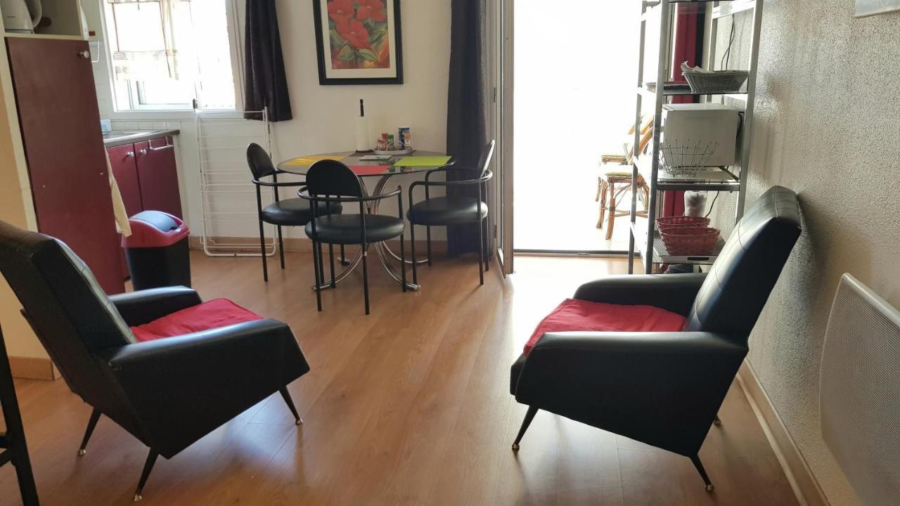 Un Pied A Terre Apartment การ์กาซอน ภายนอก รูปภาพ